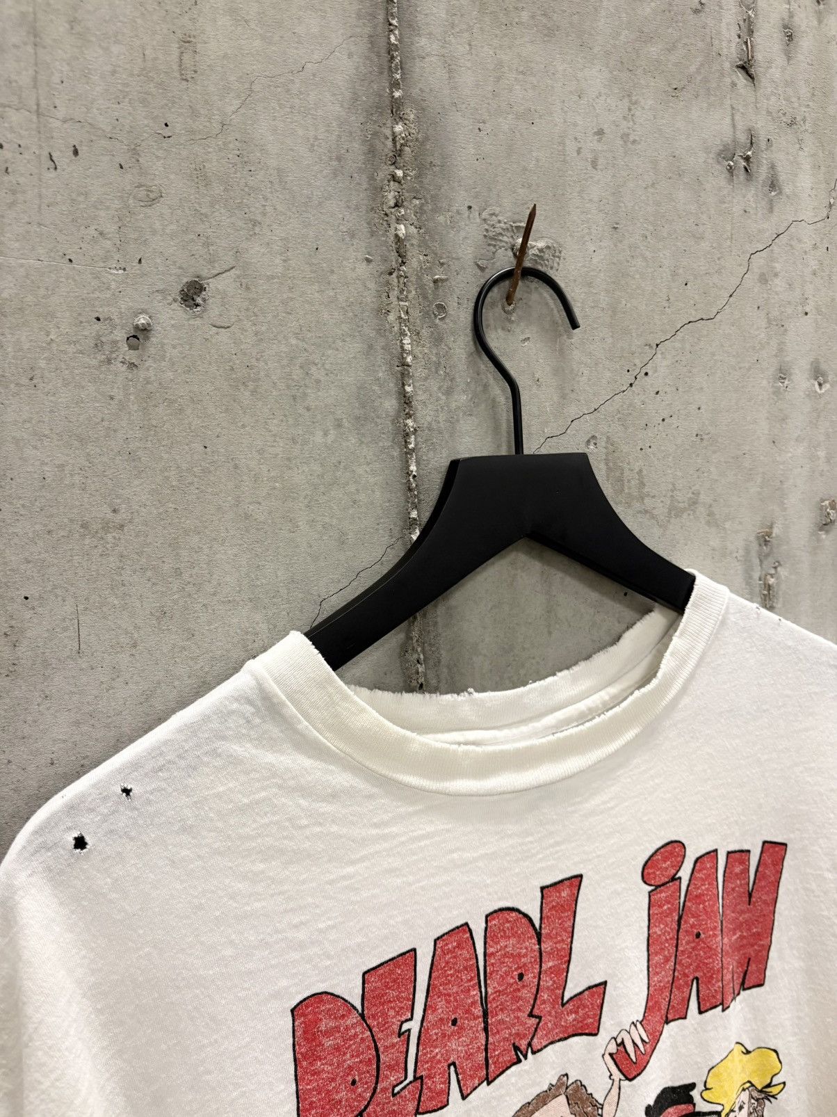 Band Tees Vintage Pearl Jam World Shirt Thrashed Faded Grunge Band Size US XL / EU 56 / 4 - 6 Thumbnail