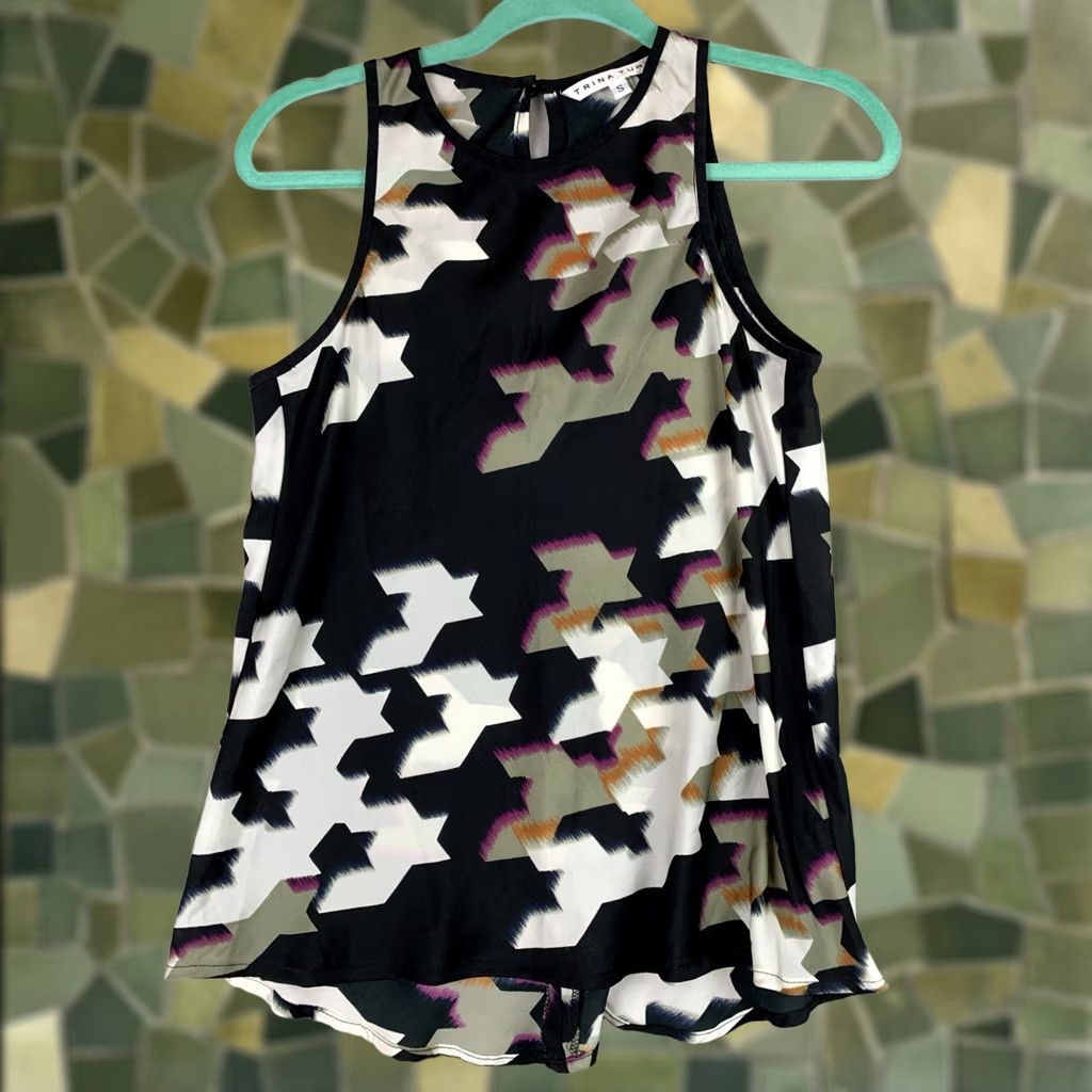 Trina Turk TRINA TURK Top Womens Small Multicolor Geometric Hi-Lo Keyhole Size S / US 4 / IT 40 - 1 Thumbnail