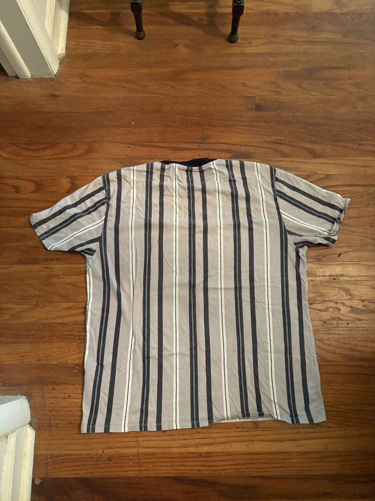 Guess Vintage Vertical Striped Tee Size US L / EU 52-54 / 3 - 5 Thumbnail