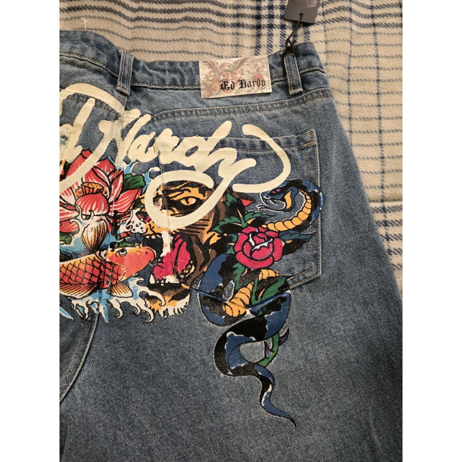 Ed Hardy VINTAGE Ed Hardy Multi Tattoo Low Waist Baggy Jeans Women's Size 32 Painted Logo Koi NWT Blue 90s Art Punk Rock Logo Jeans Womens Size 24" / US 00 / IT 34 - 3 Thumbnail