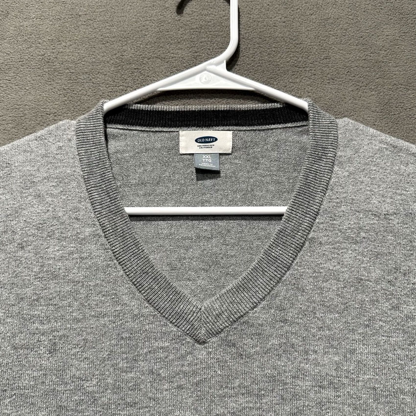 Old Navy Old Navy Sweater Mens 2XL Gray V-Neck Long Sleeve Cotton Blend Midweight EUC Size US XXL / EU 58 / 5 - 3 Thumbnail