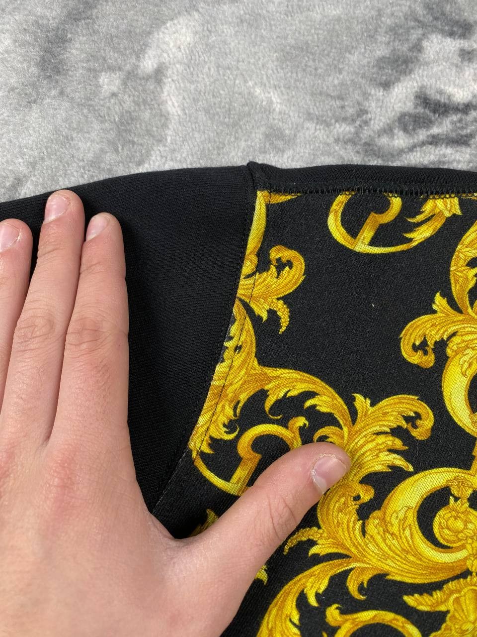 Versace Versace Jeans Couture Baroque Print Big Logo Men Size M Size US M / EU 48-50 / 2 - 5 Thumbnail