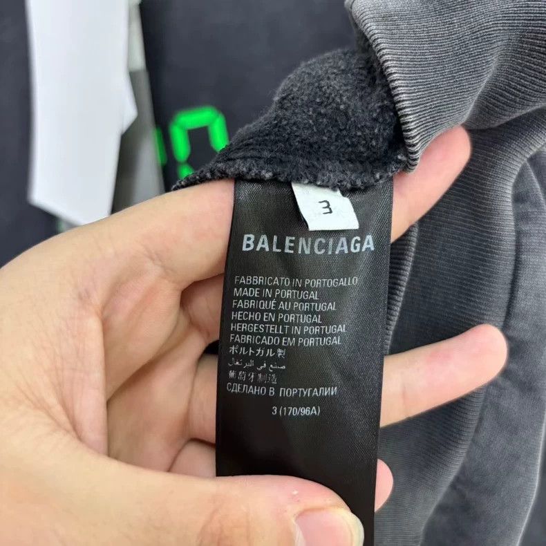 Balenciaga Balenciaga Valentine's Day Limited Edition 520 Washed Grey Size US L / EU 52-54 / 3 - 5 Thumbnail