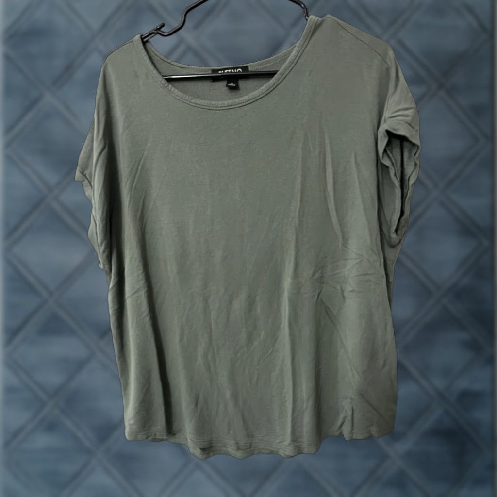 Vintage Buffalo Women's Shirt Medium Green Short Sleeve Crew Neck T-Shirt Vintage-Style Top Size M / US 6-8 / IT 42-44 - 1 Thumbnail