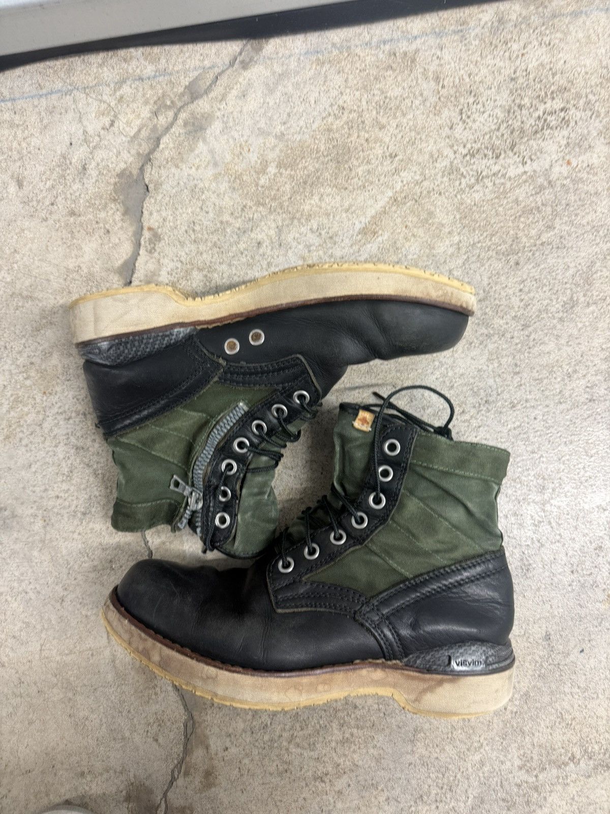 A Closer Look | Visvim 7-Hole '73-Folk Boot - YouTube