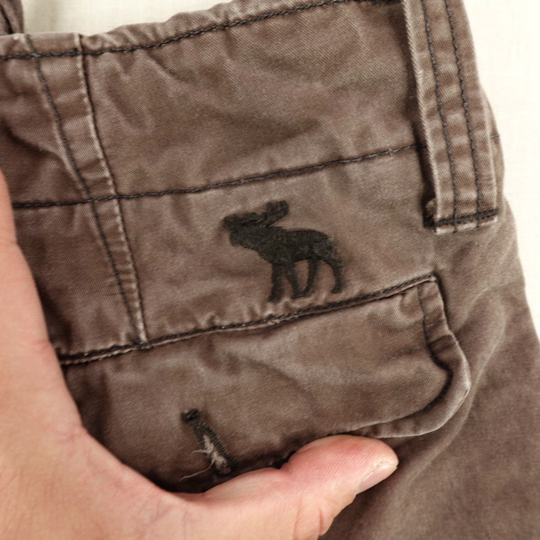 Abercrombie & Fitch VINTAGE Abercrombie & Fitch Shorts Mens 32 Brown Button Fly Drawstring Moose Y2K Chino Casual Travel Workwear Cotton Canvas Front Pockets Regular Mens Size US 34 / EU 50 - 7 Thumbnail