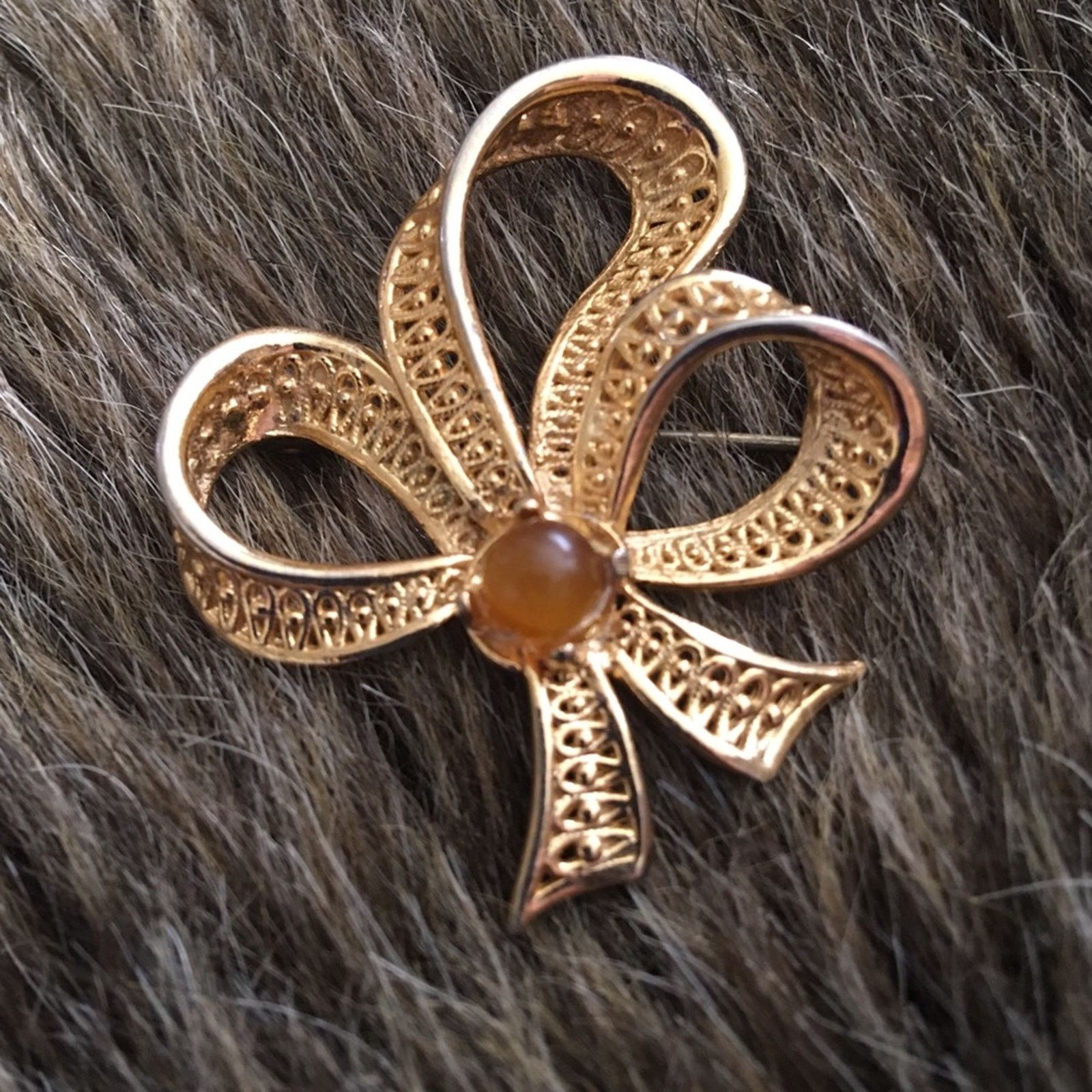 Vintage Vintage 70s gold tone bow brown agate brooch pin Size ONE SIZE - 1 Thumbnail