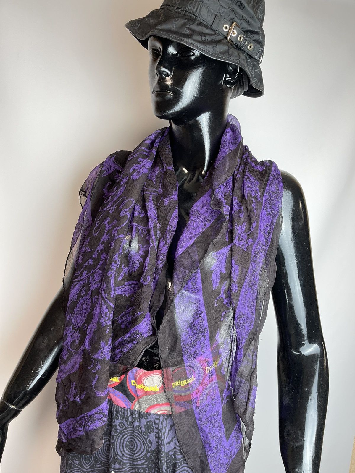 Vintage Luxury silk scarf💜 Size ONE SIZE - 2 Thumbnail