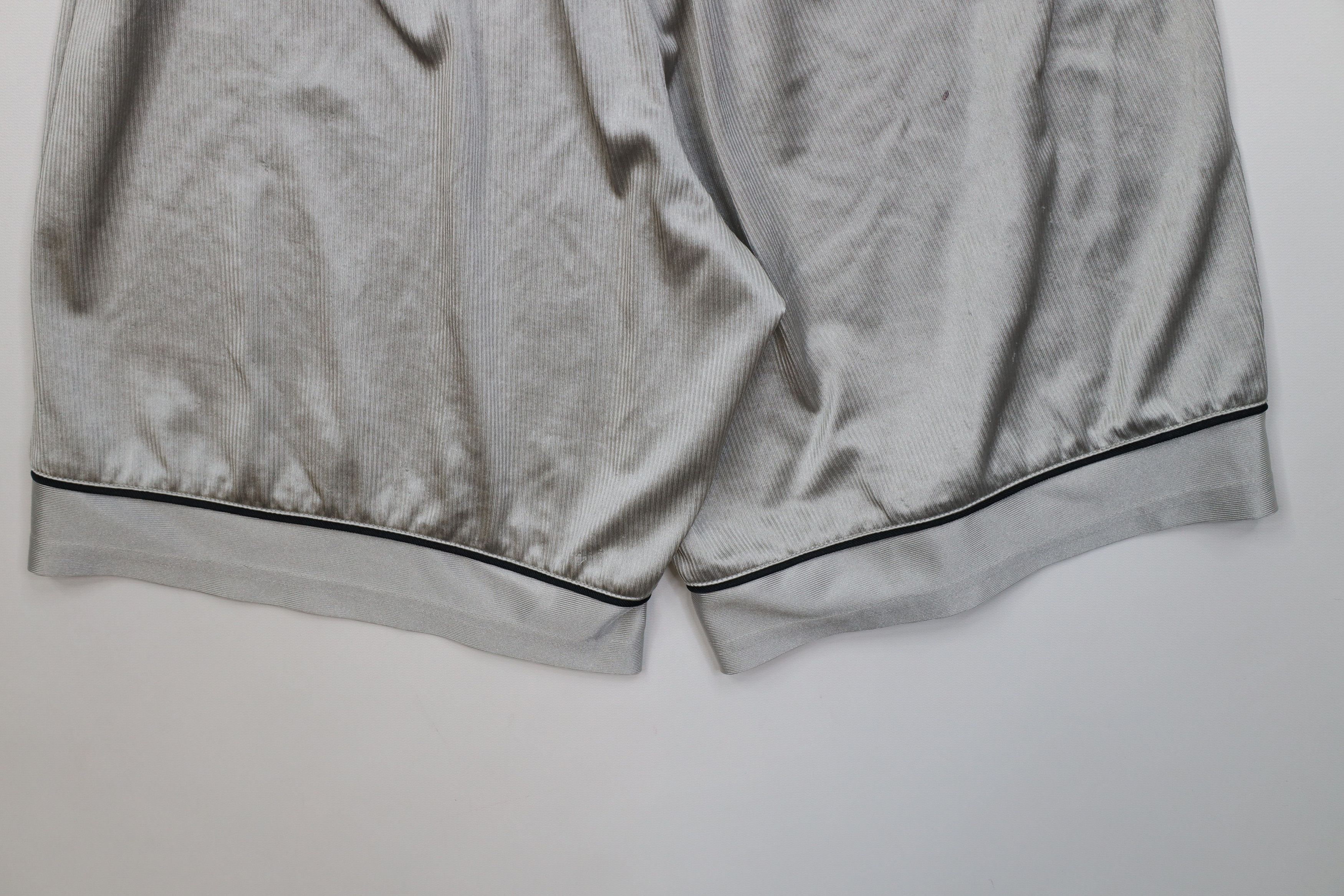 Nike Vintage 90s Y2K Nike Scott Mini Swoosh Dazzle Shorts Silver Size US 32 / EU 48 - 11 Thumbnail