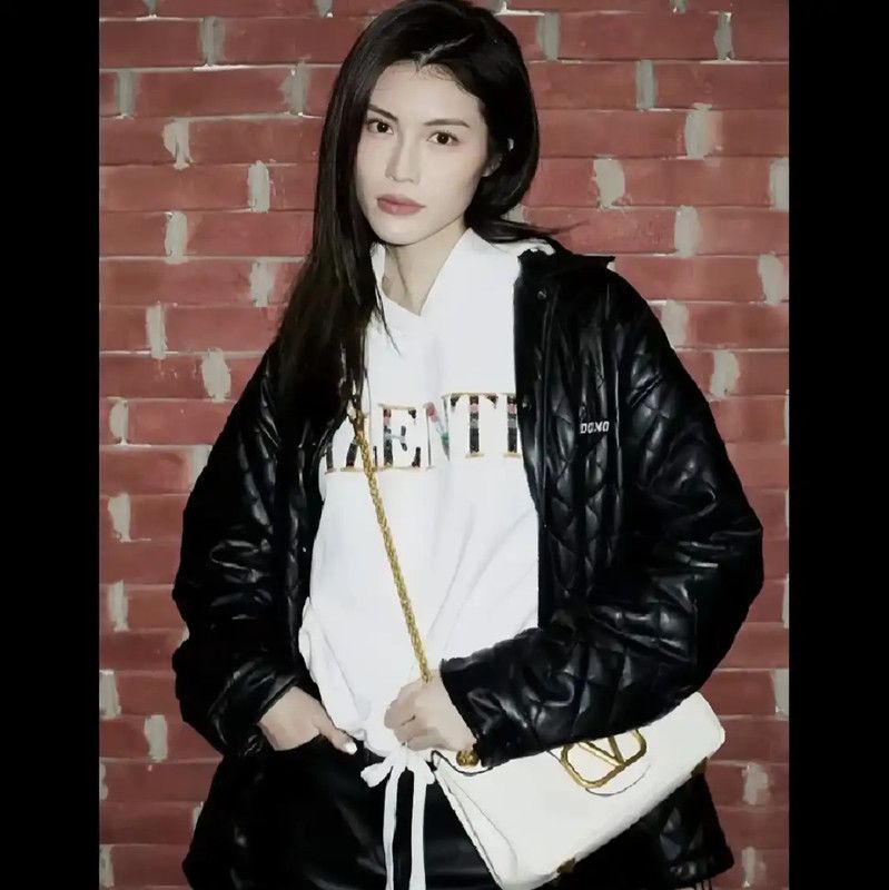 Valentino Valentino White Cotton Long Sleeve Crop Sweatshirt 0089 Size ONE SIZE - 1 Thumbnail