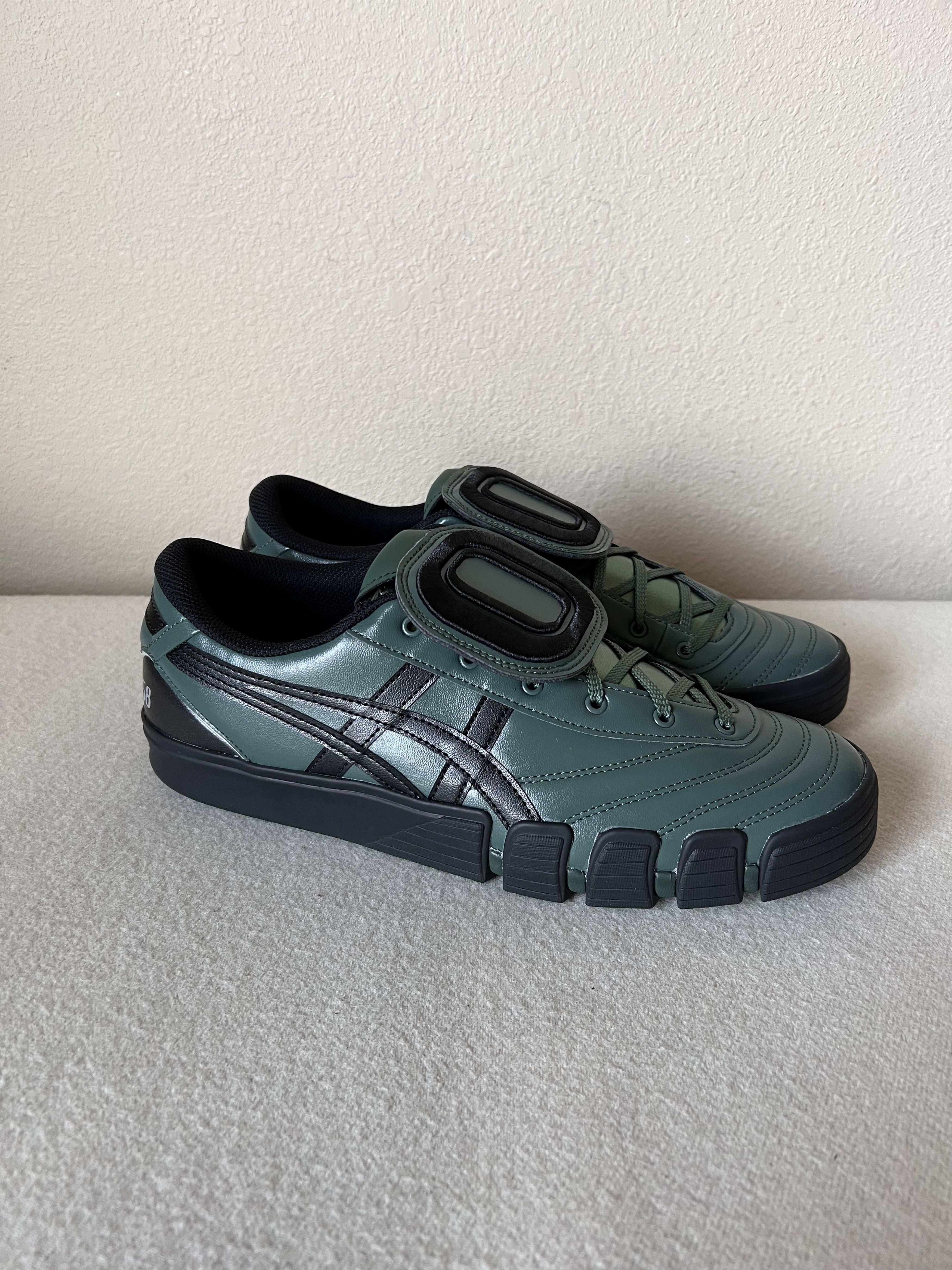 image of Asics Otto 958 Gel Flexkee 958 In Hunter Green Shoes in Grey, Men's (Size 10)