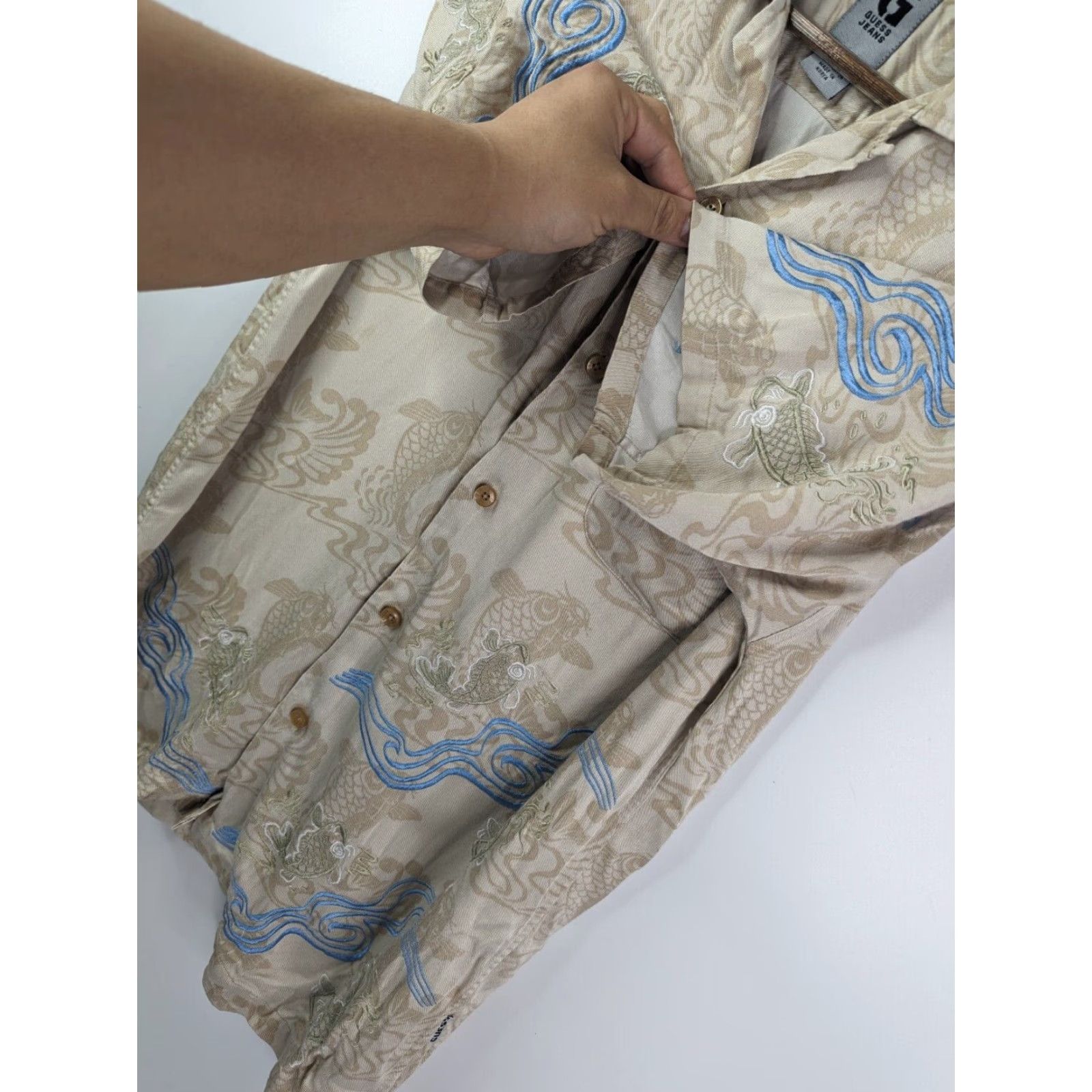 Guess GUESS Shirt Mens Small Beige Koi Embroidered Short Sleeve Button Up Camp Shirt Size US S / EU 44-46 / 1 - 2 Thumbnail