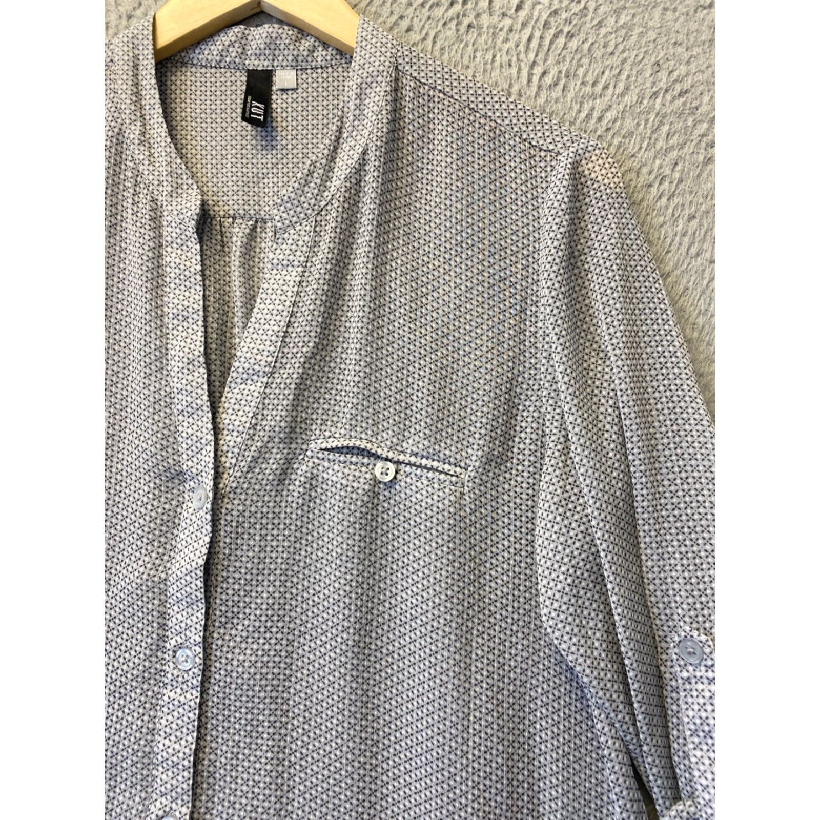 Vintage VINTAGE KUT FROM THE KLOTH Gray Tunic Blouse Womens Size L V-Neck Cross Print Size L / US 10 / IT 46 - 2 Thumbnail