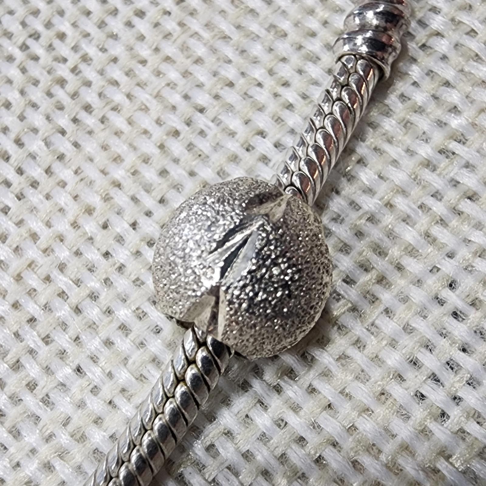 The Unbranded Brand Silver Textured Round Charm Bead for Bracelets Size ONE SIZE - 1 Thumbnail