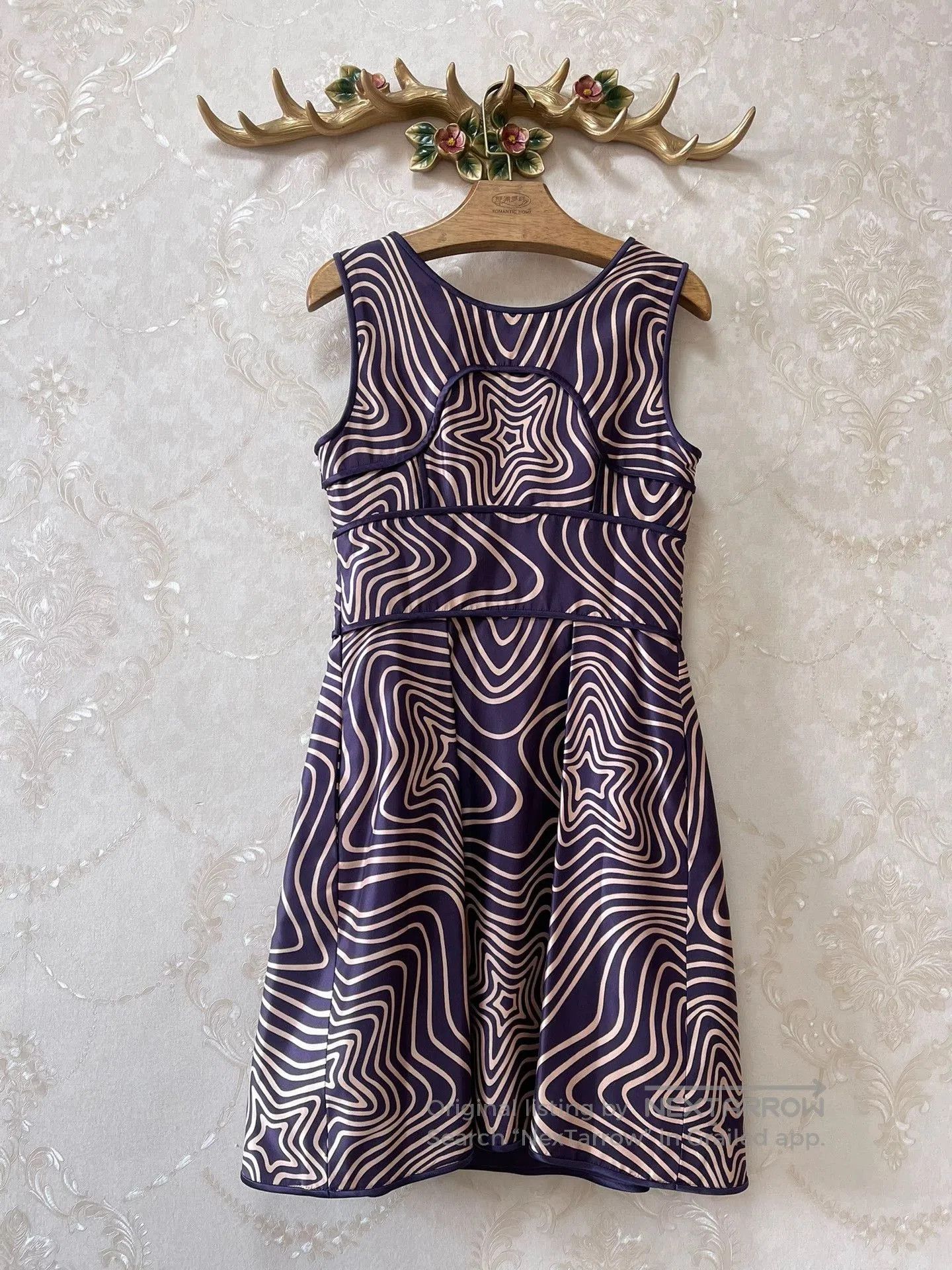 Versace Versace Runway Silk Dress. Size M / US 6-8 / IT 42-44 - 9 Thumbnail