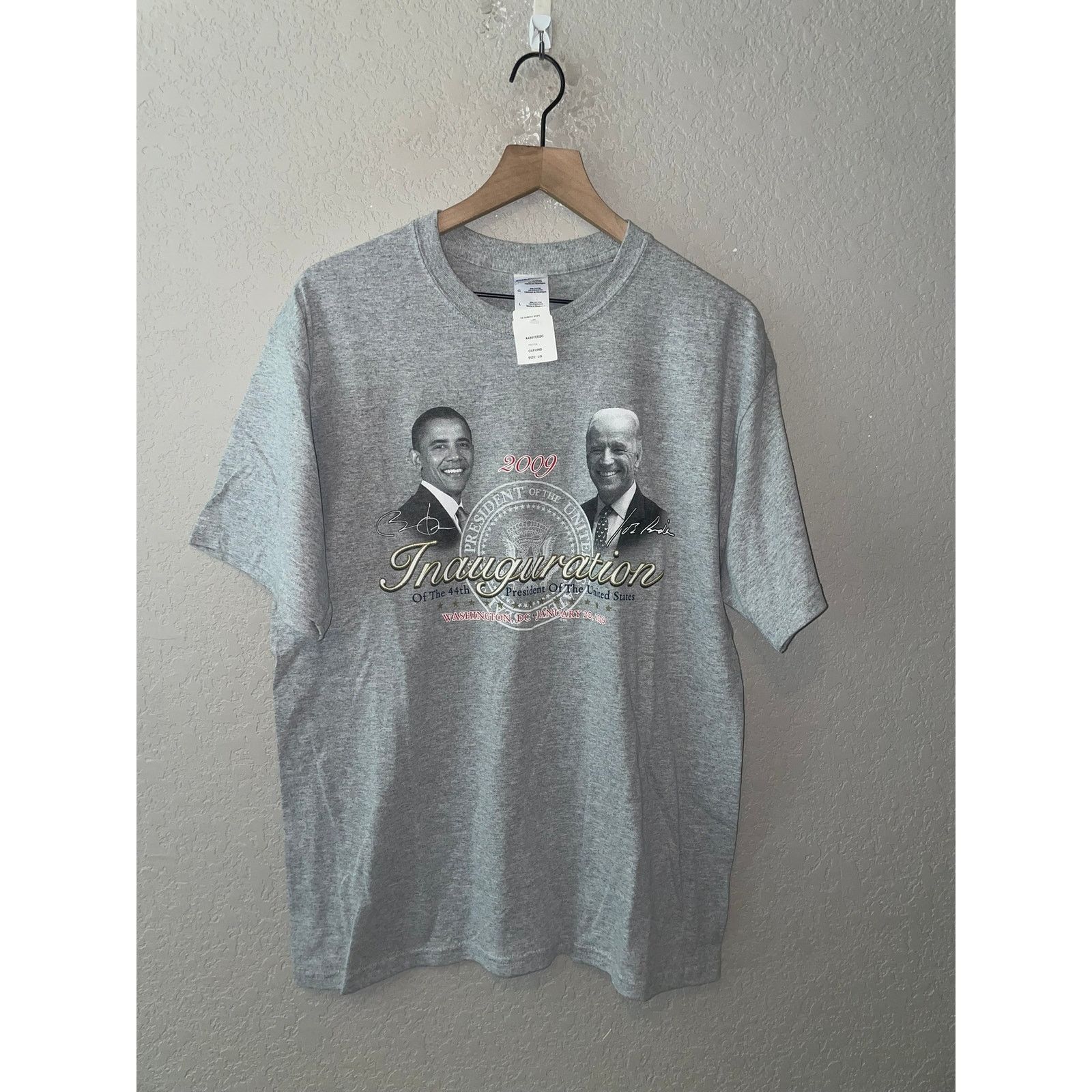 Gildan Vintage Inauguration Shirt 44th President Obama Biden Tee L Size US L / EU 52-54 / 3 - 1 Thumbnail