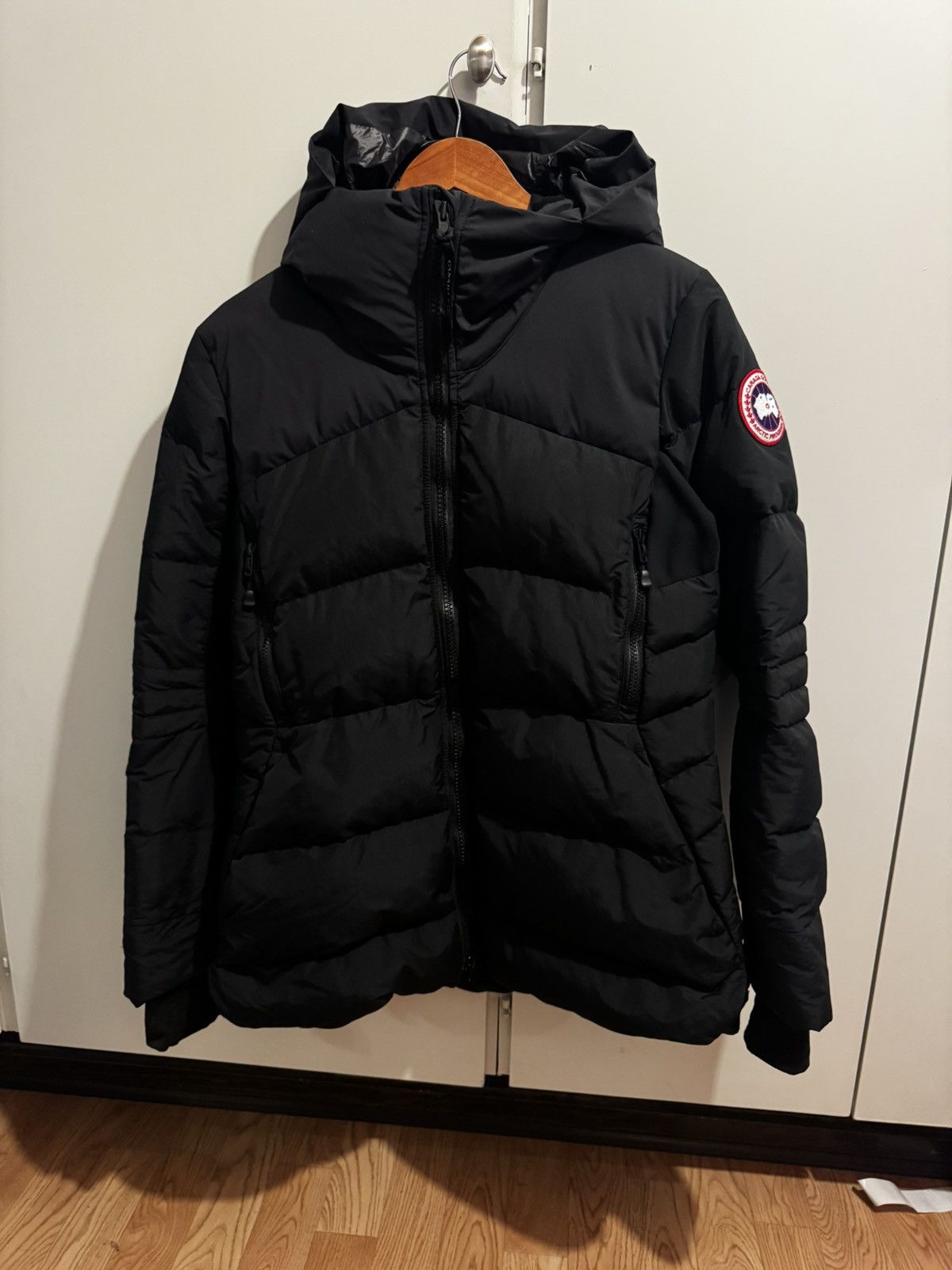 Canada Goose Canada Goose Hybridge Down Jacket WOMEN Size M / US 6-8 / IT 42-44 - 2 Thumbnail