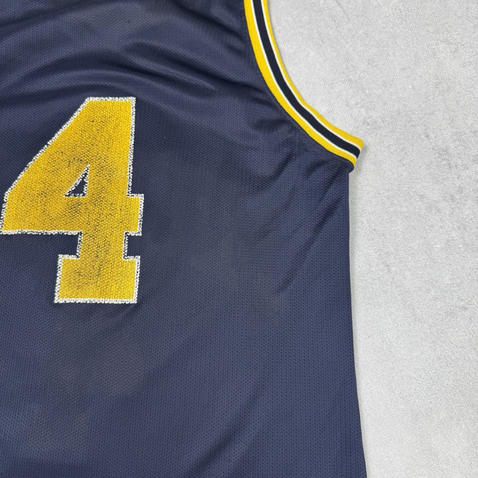 Champion Chris Webber University of Michigan Champion Basketball Size US S / EU 44-46 / 1 - 19 Thumbnail