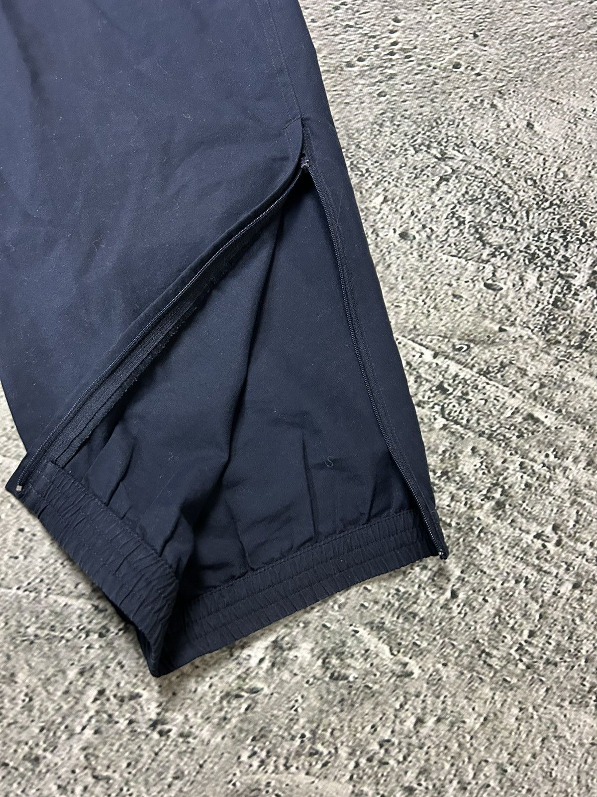 Adidas Adidas vintage dark navy track pants small logo drill Y2K Size US 30 / EU 46 - 6 Thumbnail