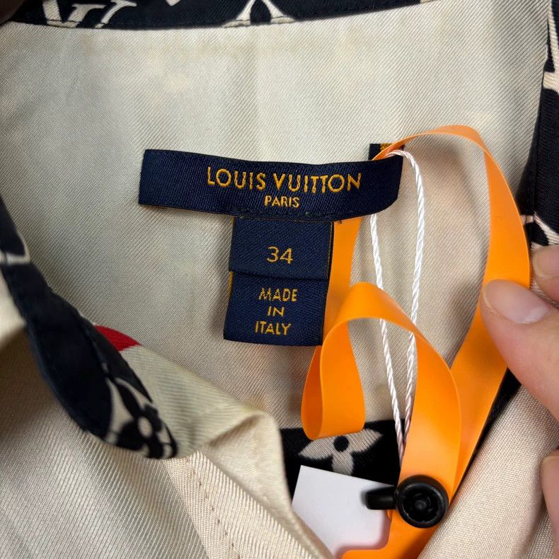 Louis Vuitton Louis Vuitton Full print silk shirt Size XXS / US 00 / IT 34 - 2 Thumbnail