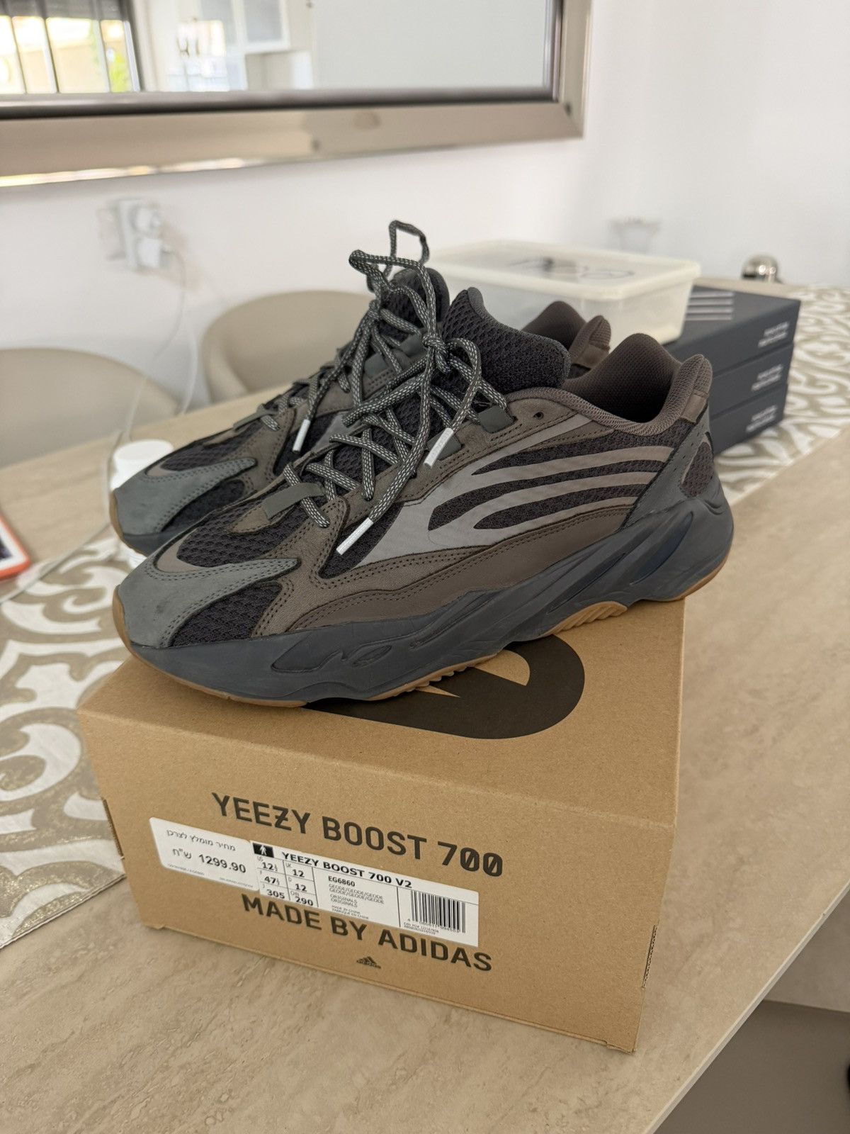 Yeezy Adidas Yeezy Boost 700 V2 Geode 12.5US Size US 12.5 / EU 45-46 - 8 Thumbnail