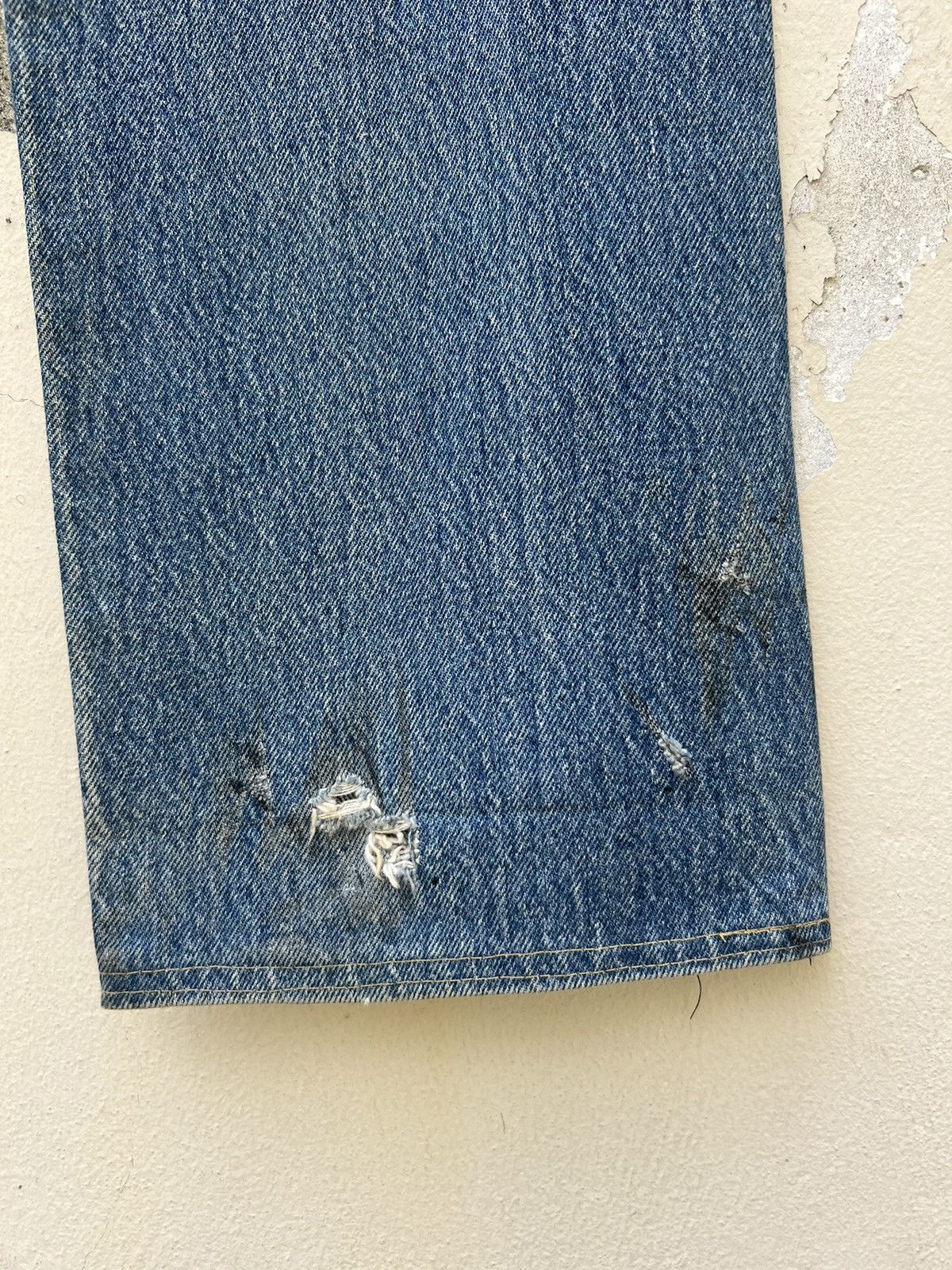 Levi's Vintage 80s Levi’s 501 Distressed Muddy Denim Jeans Size US 31 - 21 Thumbnail