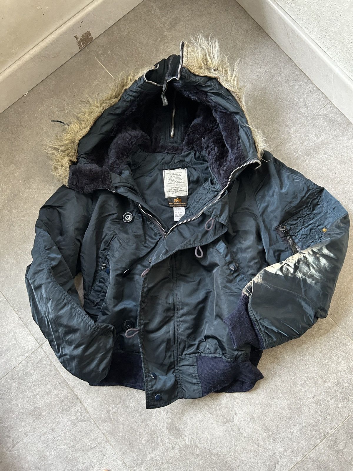 Alpha Industries Alpha Industries N2B Faux Fur Bomber Jacket Size US M / EU 48-50 / 2 - 9 Thumbnail