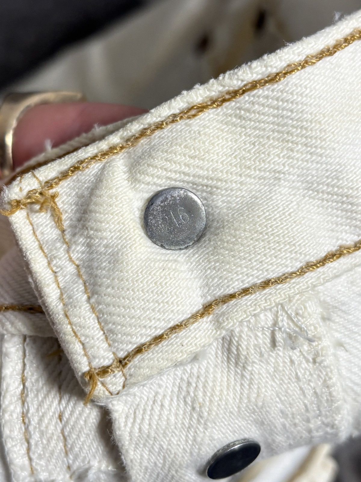 Levi's 1990s Levi’s Jeans Vintage Levi’s Natural Denim Canada 90s Size US 30 / EU 46 - 7 Thumbnail