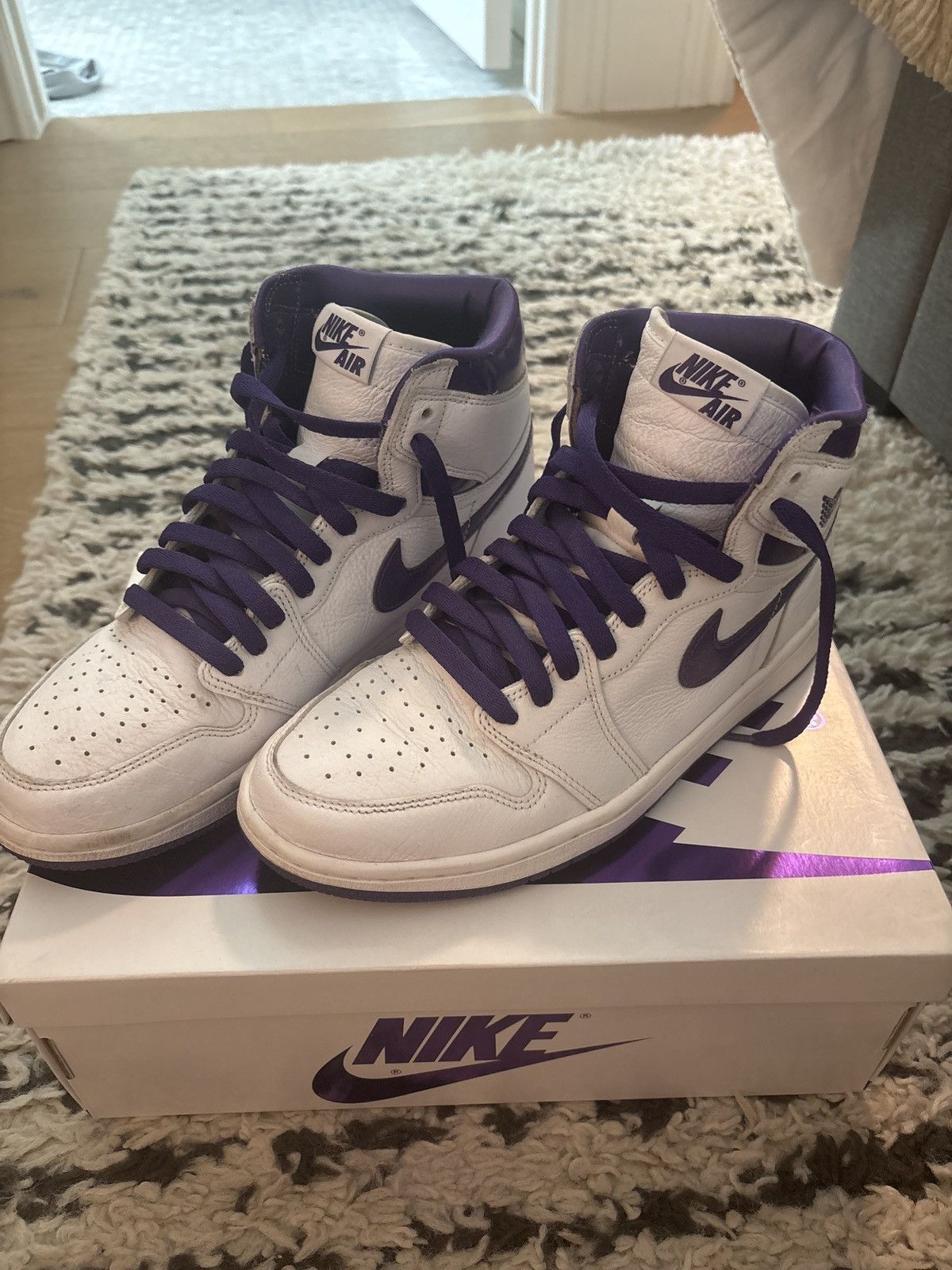 Nike Nike WMNS Air Jordan High OG Size US 9 / IT 39 - 1 Thumbnail