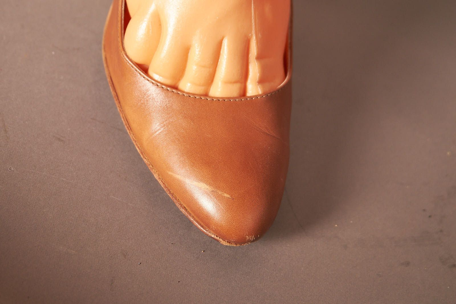 Diane von Furstenberg Vintage Y2K Diane Von Furstenberg Calf Skin Pumps Heels Size US 7.5 / IT 37.5 - 9 Thumbnail