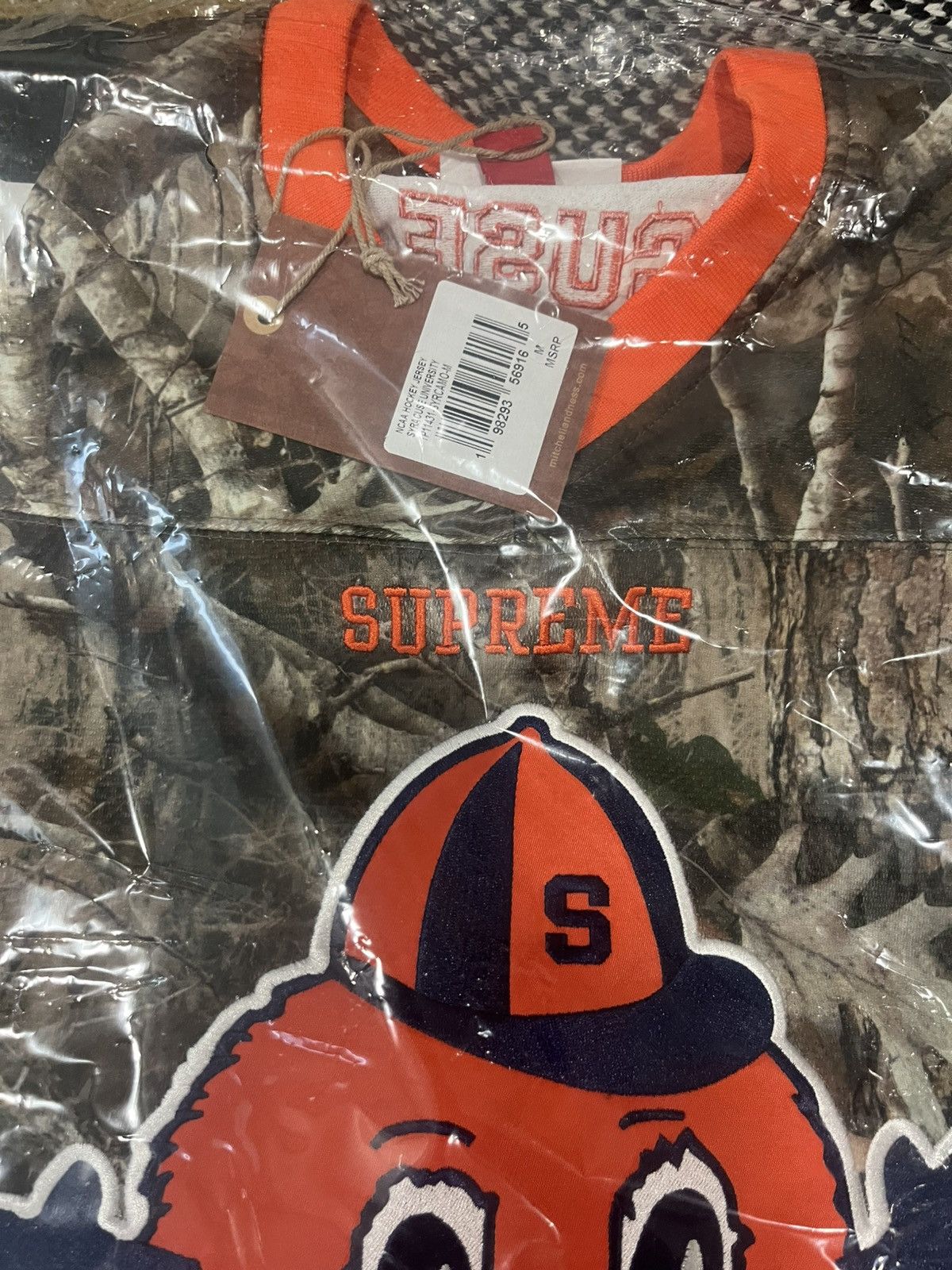 Supreme Supreme FW24 NCAA Syracuse Hockey Jersey WoodlandCamo Size US M / EU 48-50 / 2 - 3 Thumbnail