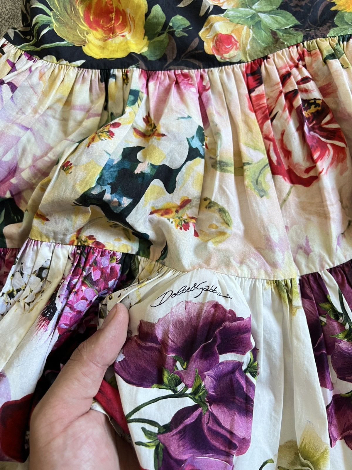 Dolce & Gabbana Dolce & Gabbana Floral Print Poplin Tiered Short Skirt Sz 40 Size 27" / US 4 / IT 40 - 6 Thumbnail