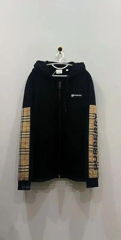 Burberry Burberry Black Zip-Up Hoodie with Check Sleeves. Size US S / EU 44-46 / 1 - 1 Thumbnail
