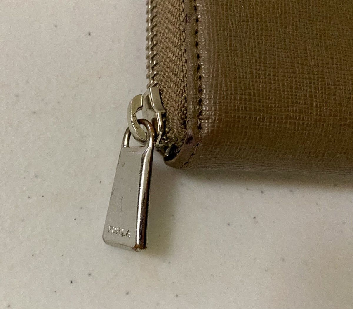 Furla Furla Vitamina Accordion Wallet Taupe Saffiano Leather VGC Size ONE SIZE - 11 Thumbnail