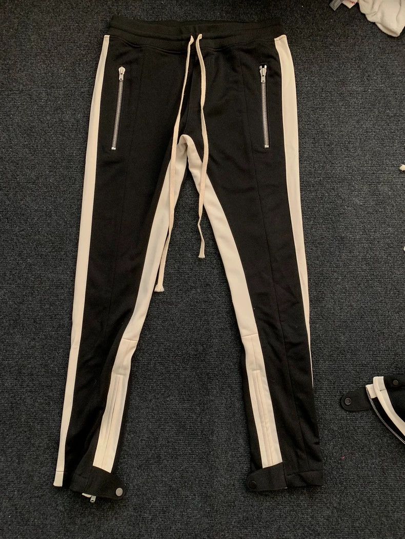 Fear of God Fear of God The new black and white are the same Size US 28 / EU 44 - 1 Thumbnail