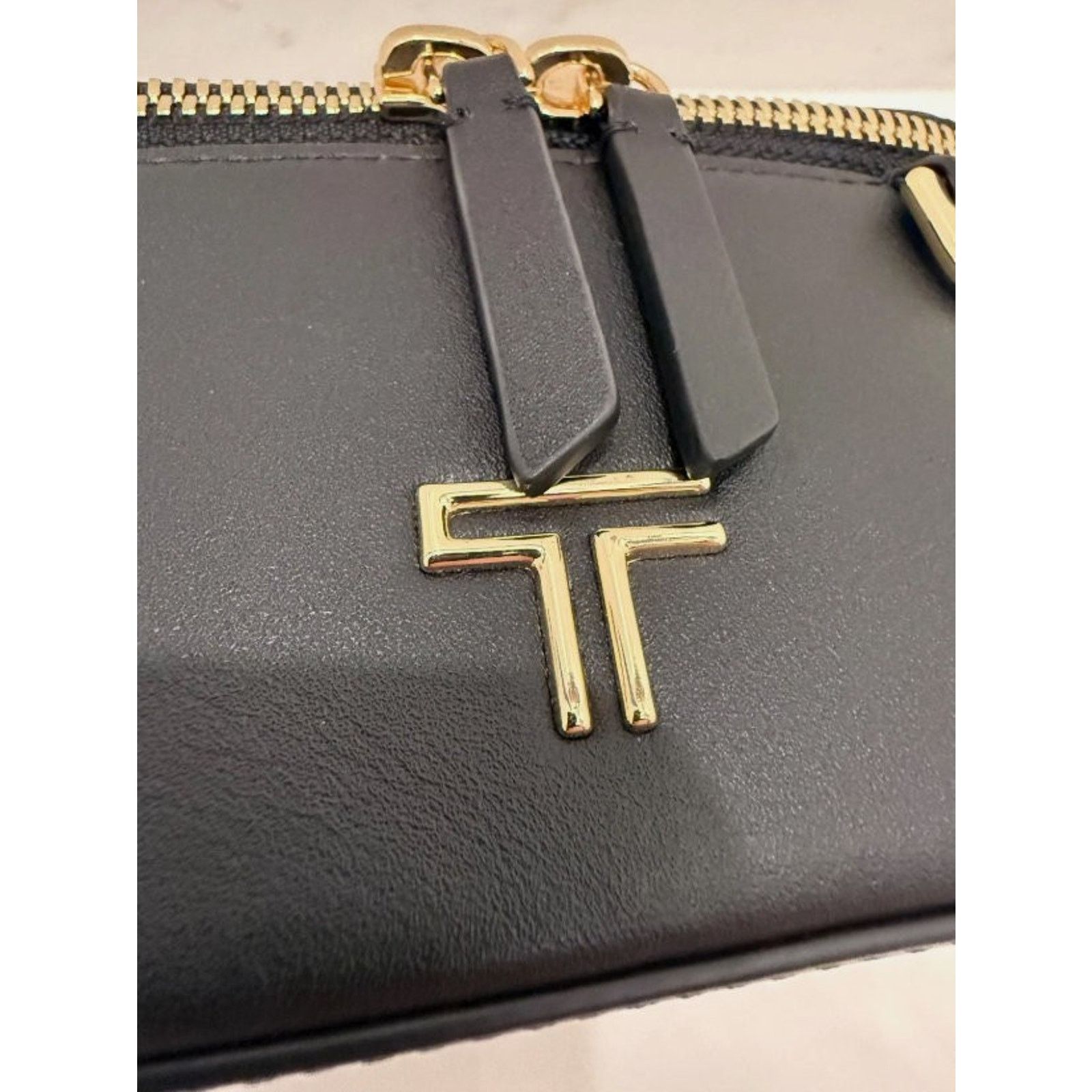 Tumi NWT Tumi Voyageur LEX Leather Train Case Crossbody Bag Size ONE SIZE - 8 Thumbnail