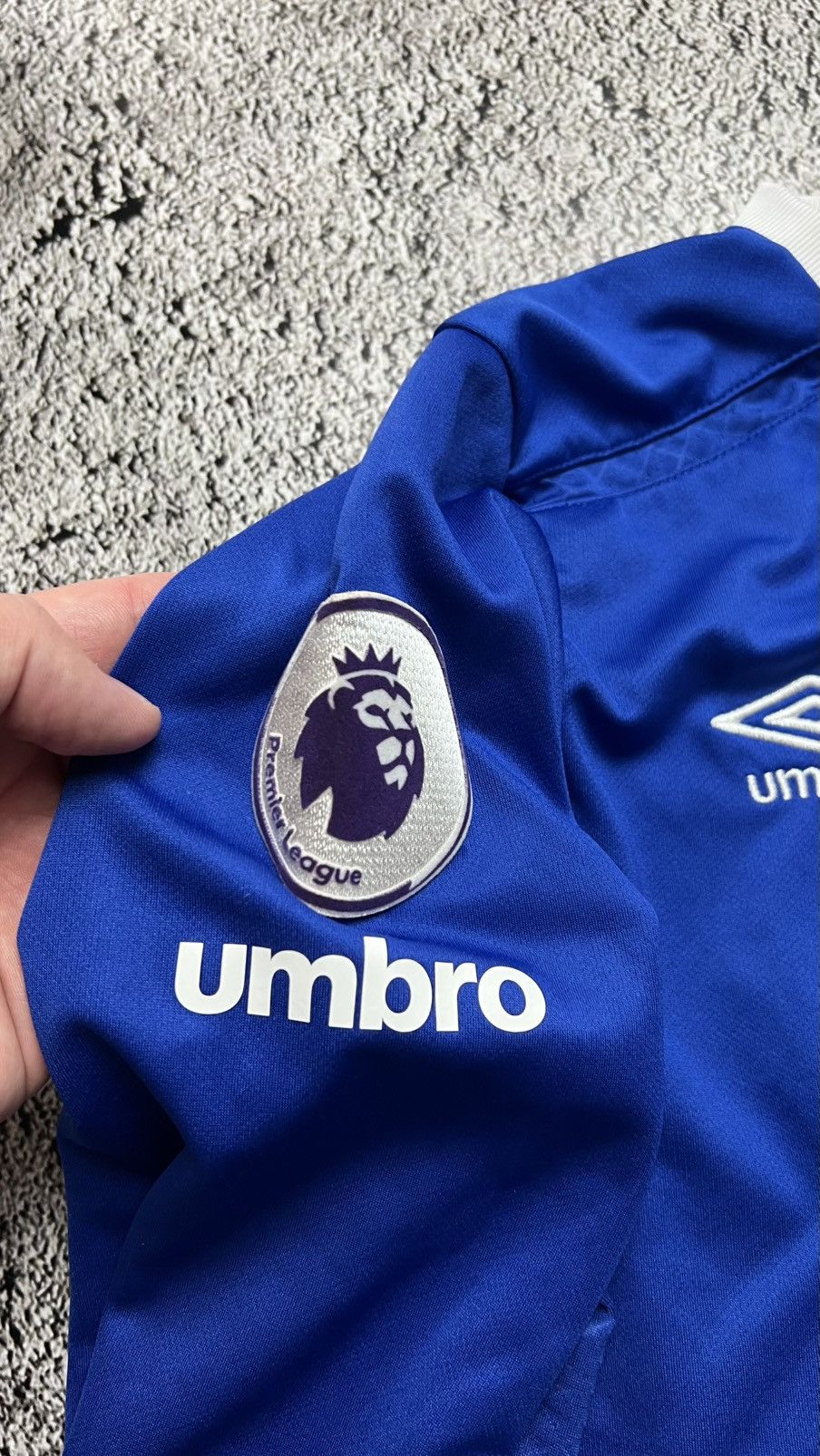 Umbro 2016-2017 Everton Romelo Lukaku umbro jersey long sleeve Size US M / EU 48-50 / 2 - 6 Thumbnail