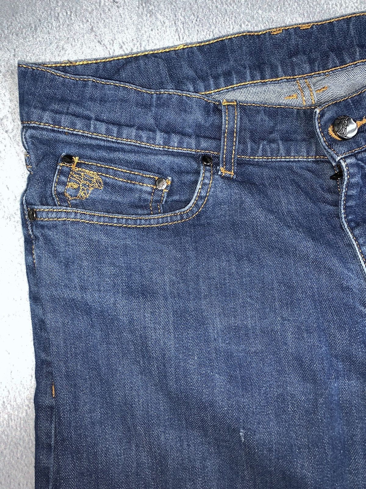Versace Jeans Couture Vintage Y2K Versace faded straight denim jeans 32 Size US 32 / EU 48 - 9 Thumbnail