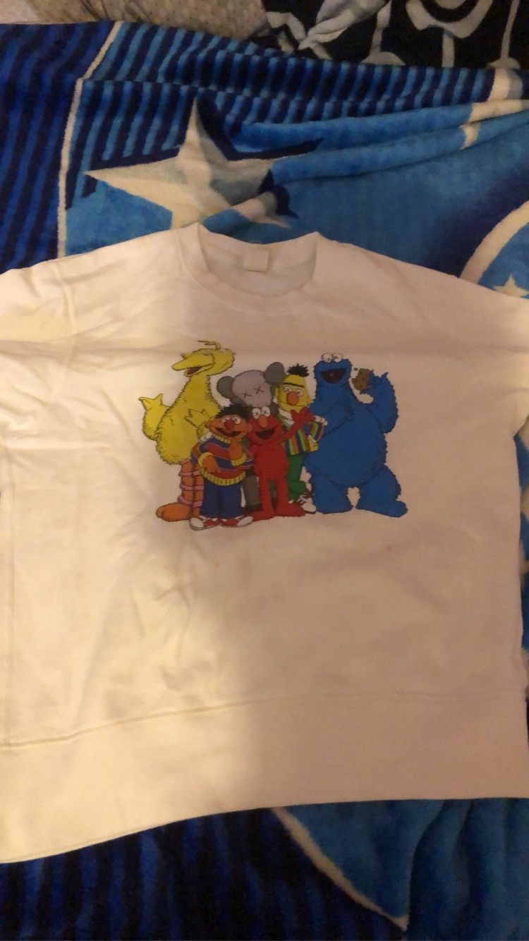 Kaws × Uniqlo Kaws sesame st crewneck Size US XS / EU 42 / 0 - 1 Thumbnail