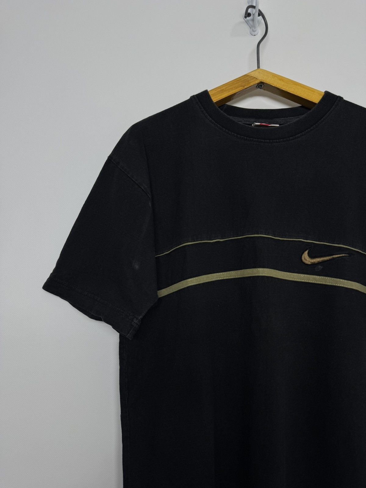Nike Vintage Y2K Nike Small Swoosh Logo T Shirt 00’s Size US S / EU 44-46 / 1 - 6 Thumbnail