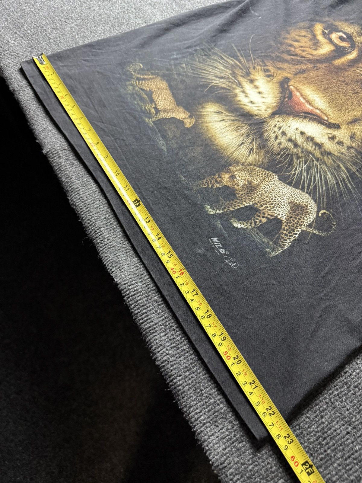 Vintage 00s Y2K Leopard Graphic T Shirt Double Sided Animal Tee Size US L / EU 52-54 / 3 - 19 Thumbnail