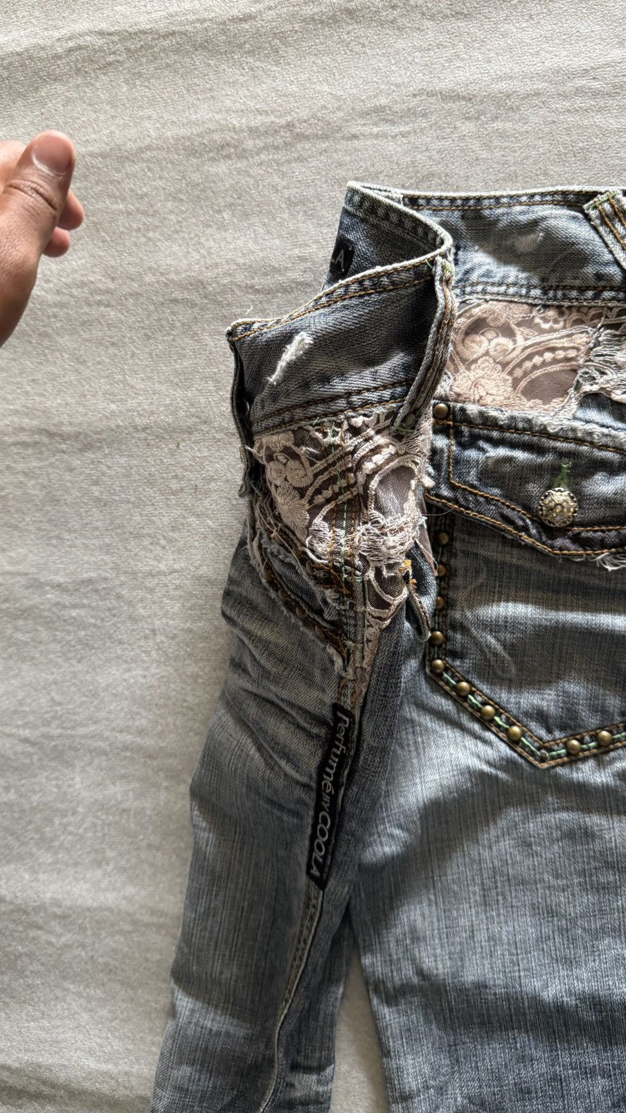 Japanese Brand Perfume by COOLA Distress Flare Denim Jeans Lace Patchwk Y2K Size 27" / US 4 / IT 40 - 3 Thumbnail