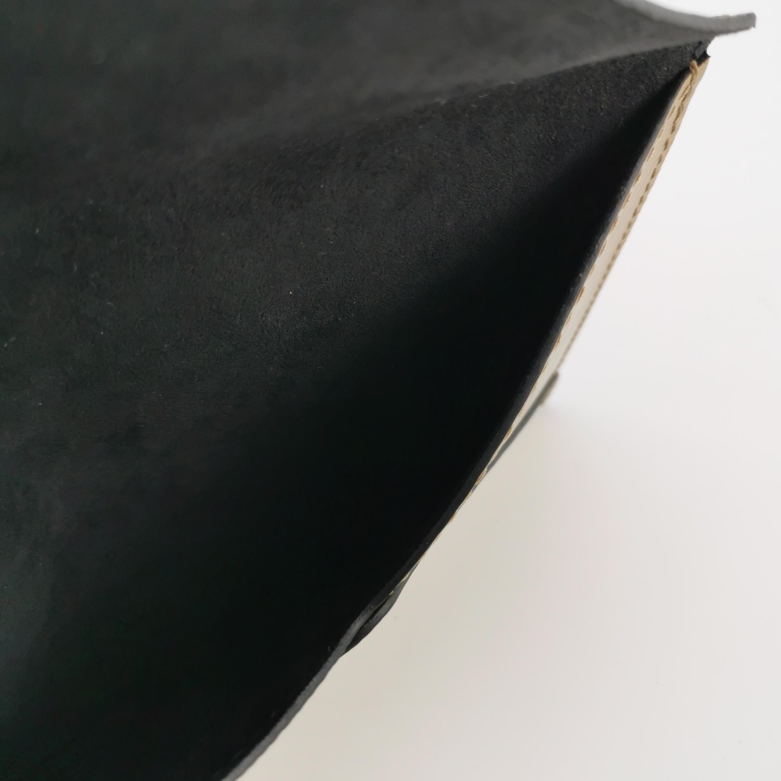 Louis Vuitton Louis Vuitton (LV) Cowhide Temperament Water Ripple Envelop Size ONE SIZE - 5 Thumbnail