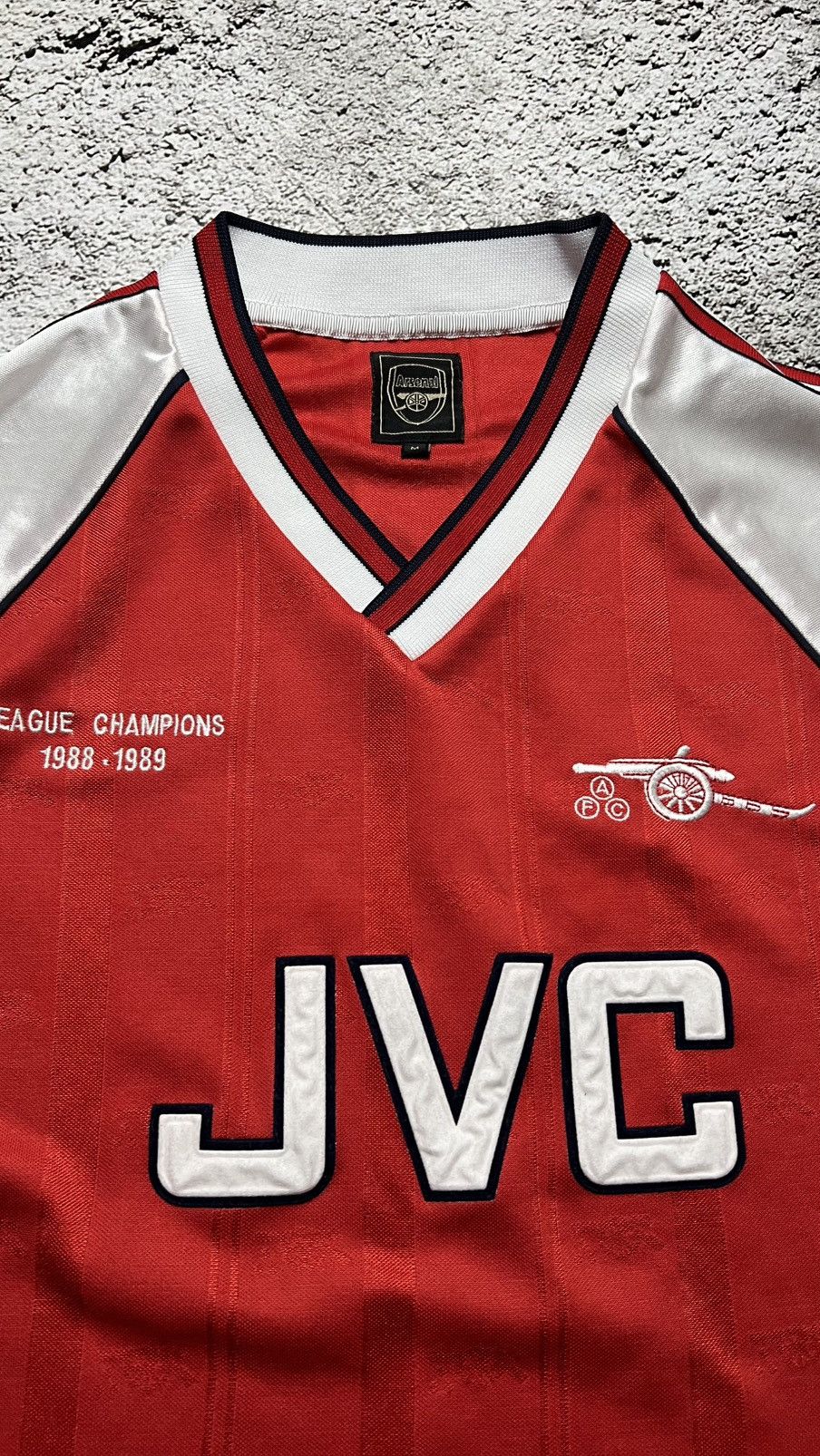 Other 1988-1989 Arsenal London league champions jersey JVC Size US M / EU 48-50 / 2 - 3 Thumbnail