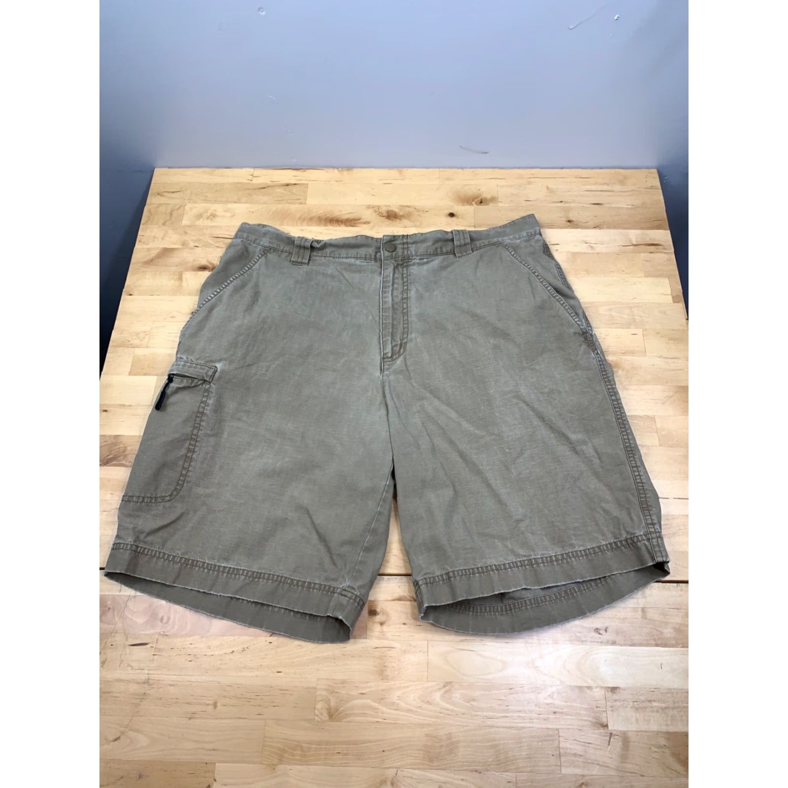 Vintage Columbia Cargo Shorts Mens 36 Beige Brown Outdoor Hiking #5722 Size US 36 / EU 52 - 2 Thumbnail