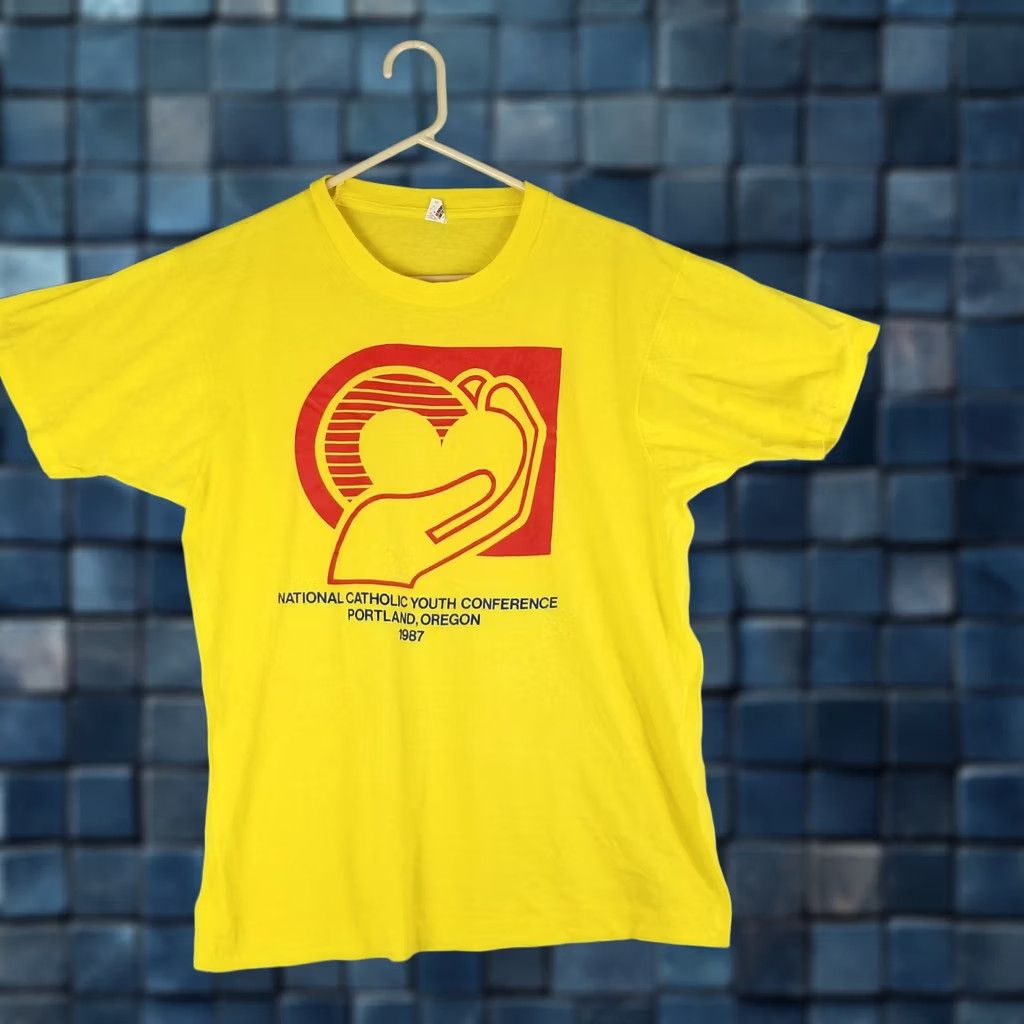 Vintage VTG 1987 Jesus T-Shirt M Adult Yellow Cotton Screen Stars Short Sleeve Crew Neck Unisex Catholics Logo 80s Religion God Jesus Portland OR Size US M / EU 48-50 / 2 - 1 Thumbnail