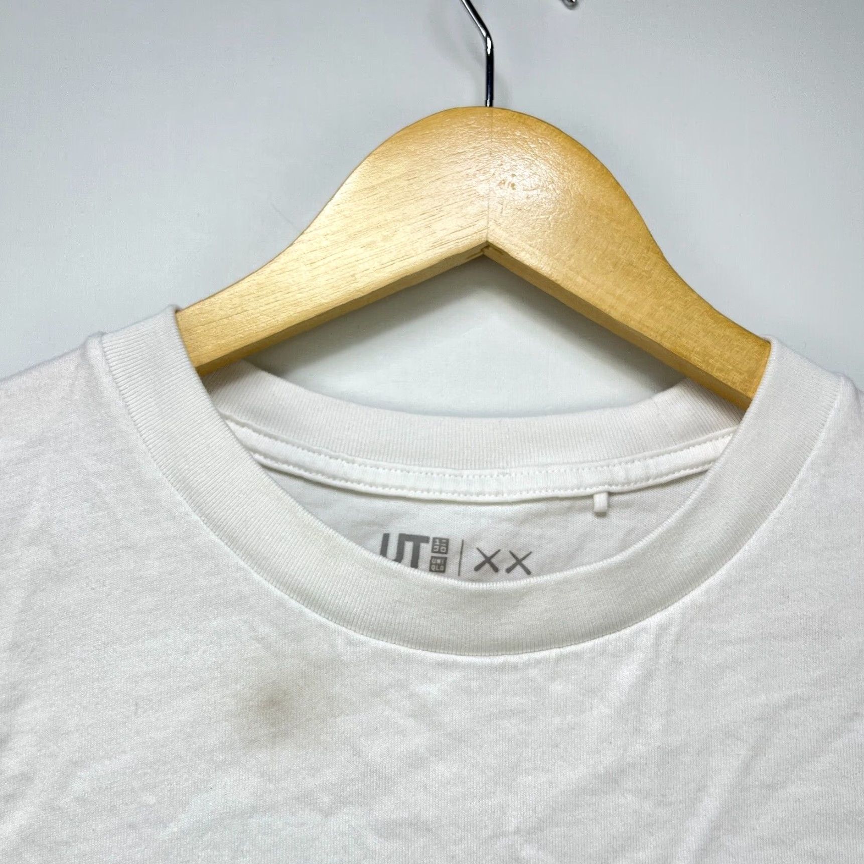 Kaws Uniqlo X KAWS UT T Shirt Small Sesame Street Art Ocean Mens T-Shirt White KAWS x Uniqlo 90s vibe? Size US S / EU 44-46 / 1 - 6 Thumbnail