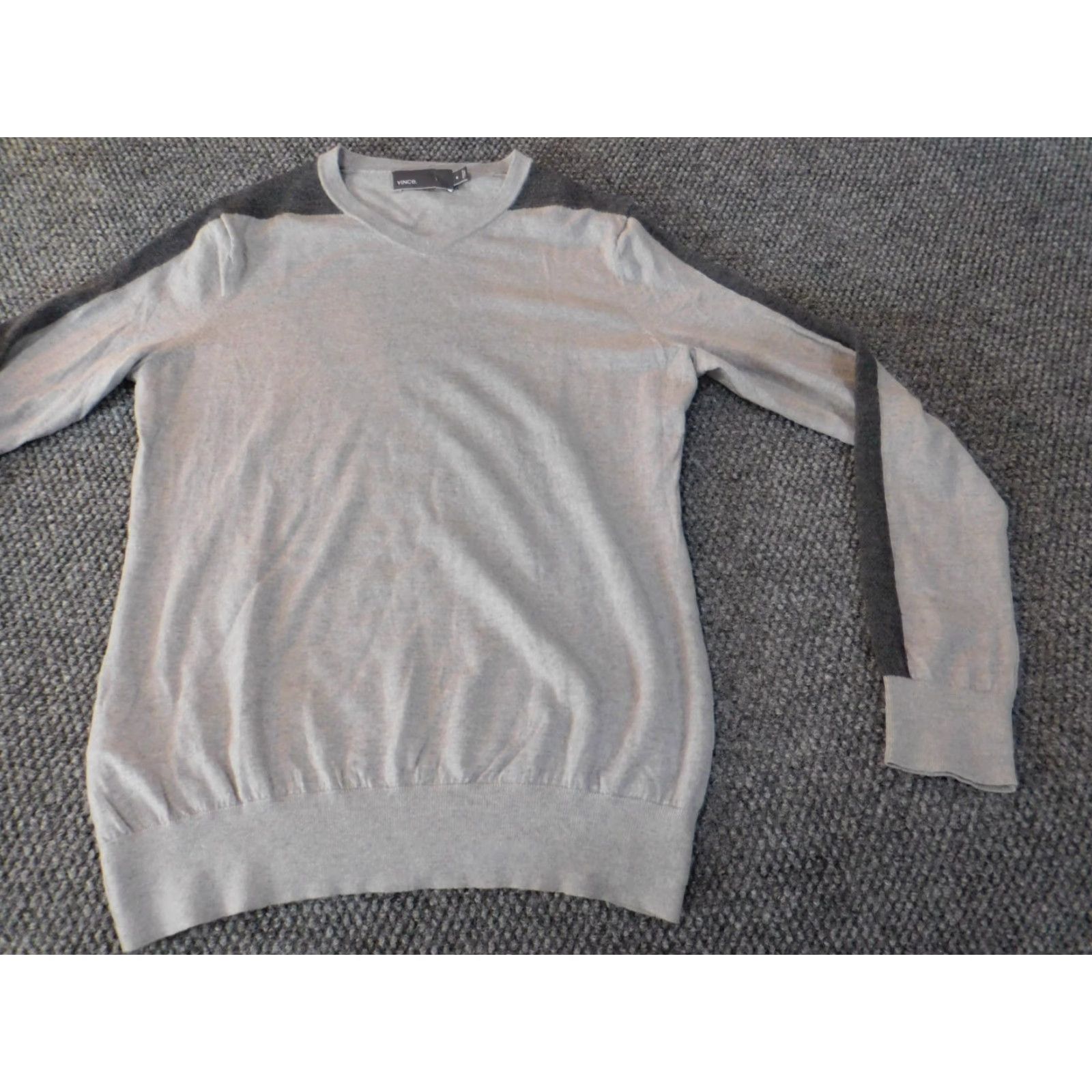 Vince Vince Sweater Womens M gray V-Neck Wool Pullover Solid Chunky-Knit Long Sleeve Regular Modern All Seasons Mens? Girls? Wait. Size M / US 6-8 / IT 42-44 - 2 Thumbnail