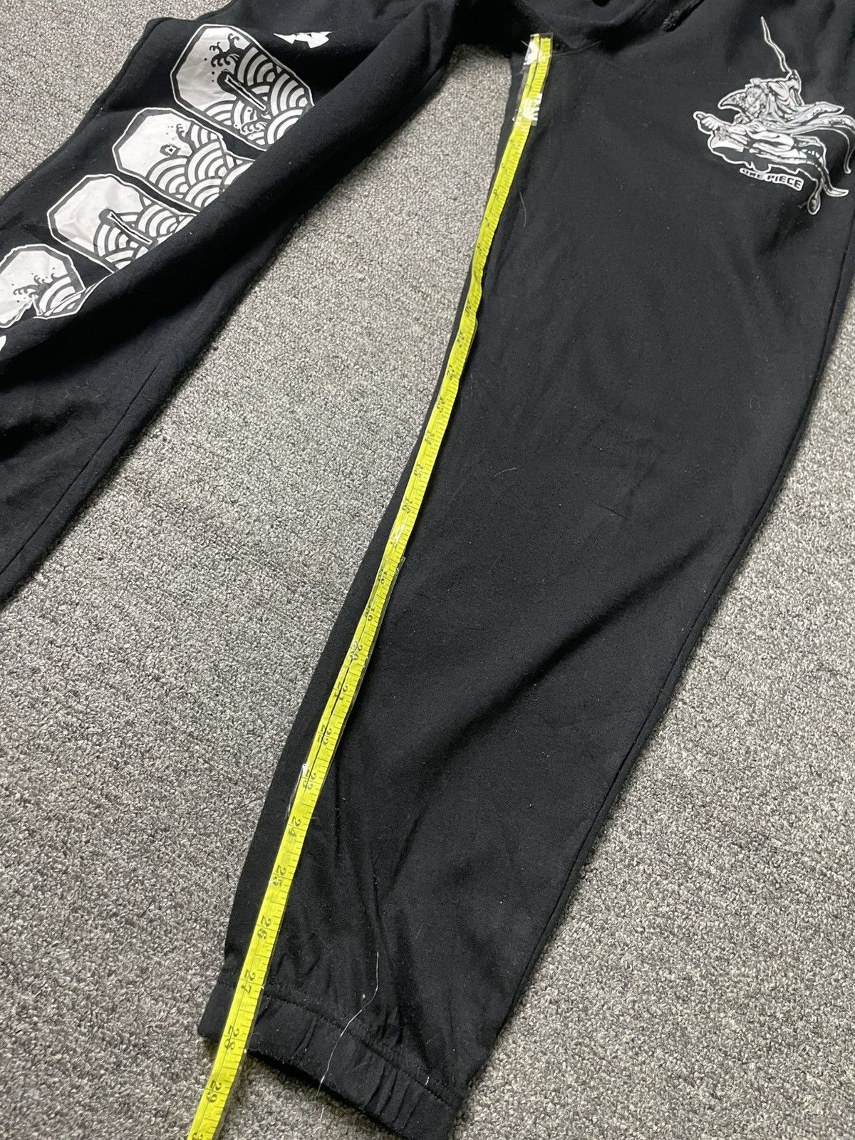 Japanese Brand × One Piece × Vintage ONE PIECE x Roronoa Zoro Sweatpants (98) Size US 27 - 5 Thumbnail