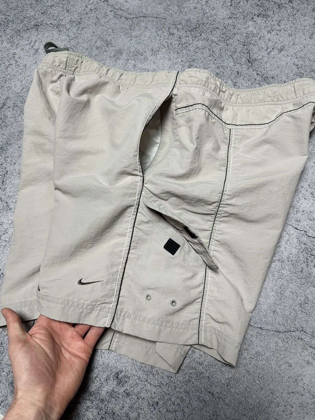 Vintage Vintage Nike Cargo Swoosh Shorts Y2k Size US 36 / EU 52 - 7 Thumbnail